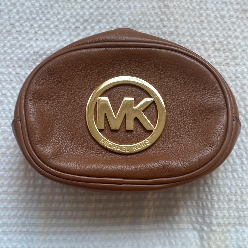 Small Michael Kors Wallet/Make-up Bag